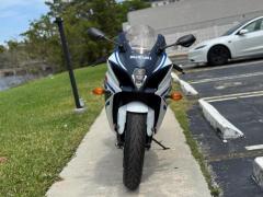 \2023 Suzuki GSX-R1000 - 5