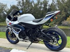 \2023 Suzuki GSX-R1000 - 7